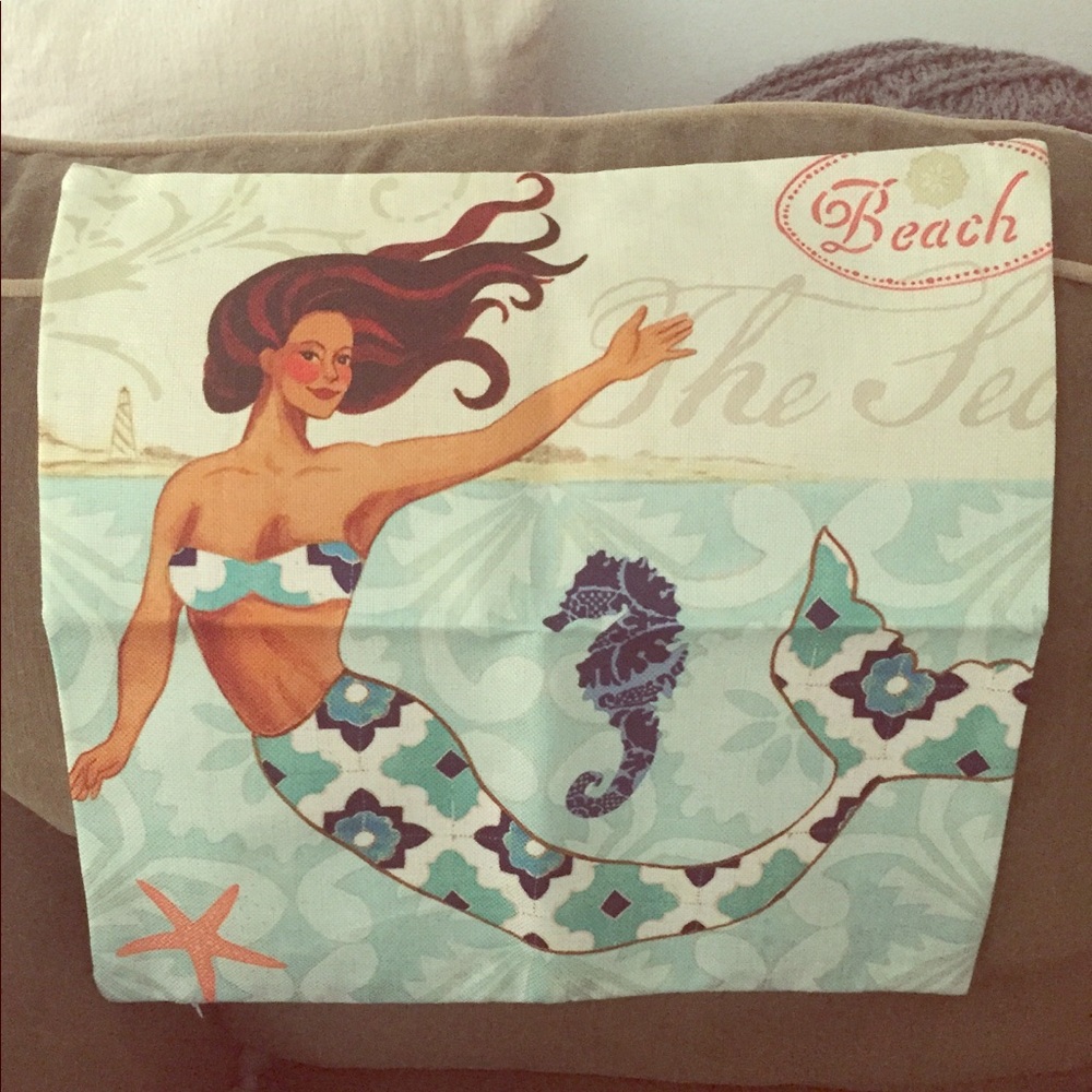 Mermaid Pillow Cover (Red/Brunette)